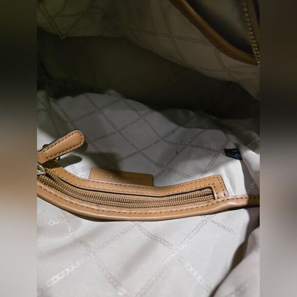 Michael Kors Valerie Medium Backpack Vanilla MK Signature 12x9 - Picture 12 of 15